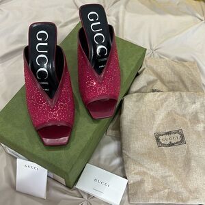 Gucci sandals with crystals